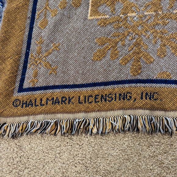 Hallmark snowman/bunny throw - Picture 6 of 7